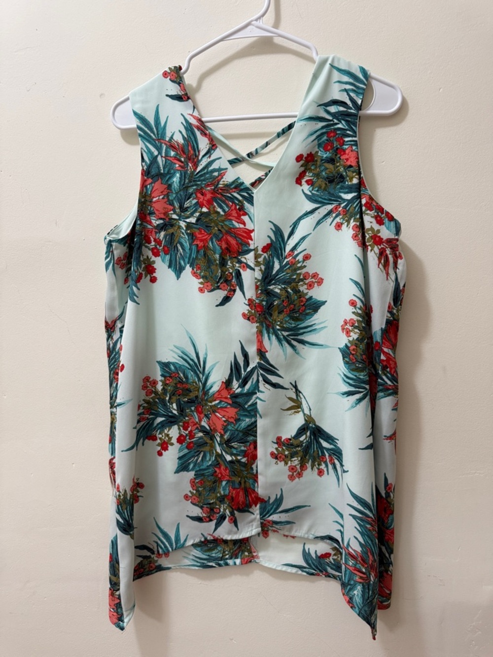 Floral V-Neck Strappy Camisole in Mint with Red Print
